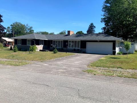 29 Rhode Island Ave, Millinocket, ME 04462 photo 1
