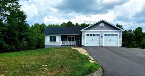18 Nye Ln, Hermon, ME 04401 photo 1