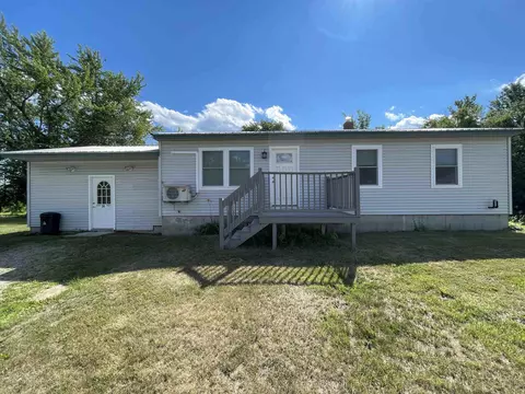 30 East Dixfield Rd, Jay, ME 04239 photo 1