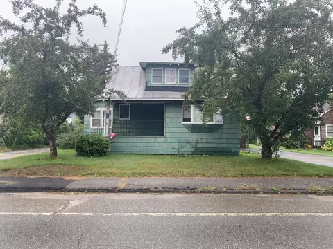 116 Bates St, Millinocket, ME 04462 photo 1