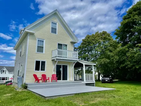 10 Mountain St, Vinalhaven, ME 04863 photo 1