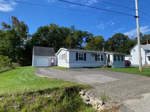 33 Cedar St, Dexter, ME 04930 photo 1