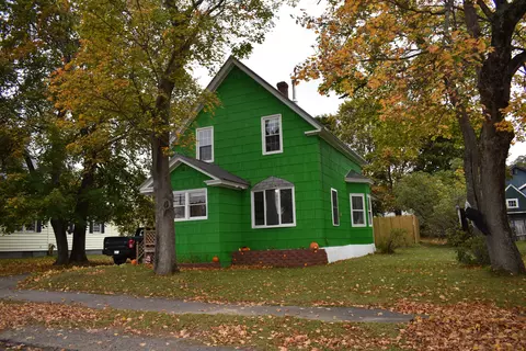 120 Lincoln St, Millinocket, ME 04462 photo 1