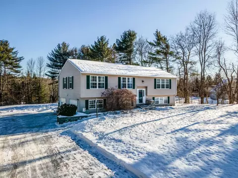 69 Black Stream Dr, Levant, ME 04456 photo 1