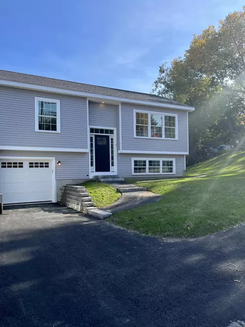 7 Pike St, Biddeford, ME 04005 photo 1