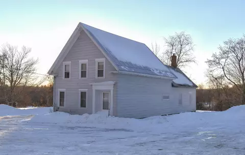 3190 Middle Rd, Sidney, ME 04330 photo 1