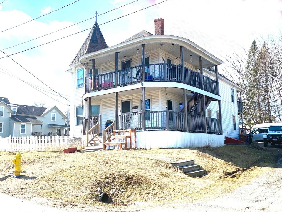 28 Wakefield Ave, Saco, ME 04072 19 Photos MLS 1521656 Movoto