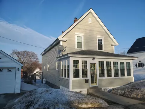 137 Lincoln St, Millinocket, ME 04462 photo 1