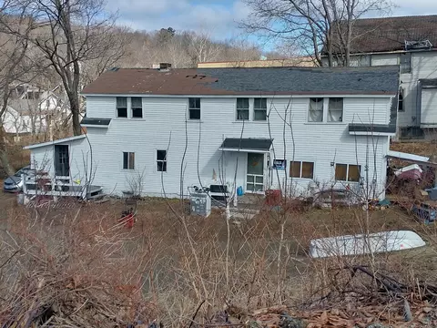 39 Spring St, Dexter, ME 04930 photo 1