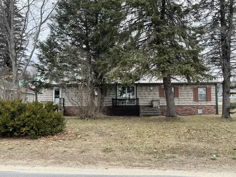 53 Pine St, Mexico, ME 04257 photo 1