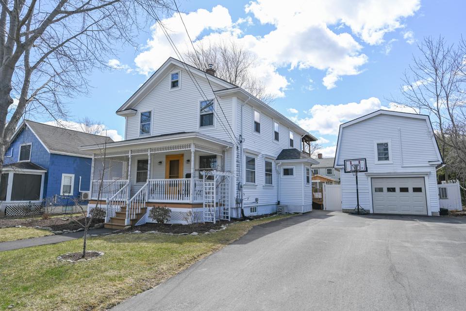 69 Mountain View Ave, Bangor, ME 04401 23 Photos MLS 1525775 Movoto