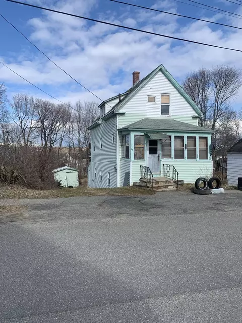 87 Oxford St, Millinocket, ME 04462 photo 1