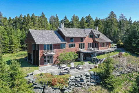 150 Lambs Quarters Ln, Deer Isle, ME 04627
