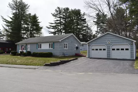 2 Norway Cir, Augusta, ME 04330 photo 1