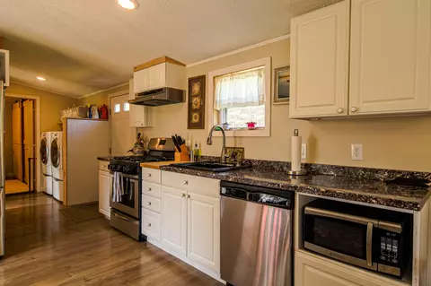 28 Plummer Rd, Richmond, ME 04357 photo 1