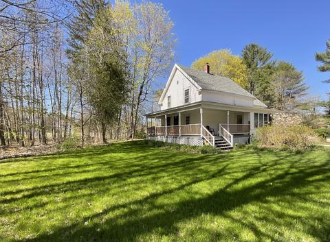 31 Laurel St, Mechanic Falls, ME 04256