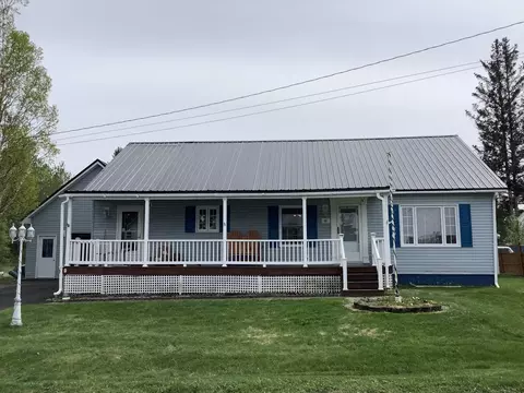 5 Hamilton Ct, Limestone, ME 04750 photo 1