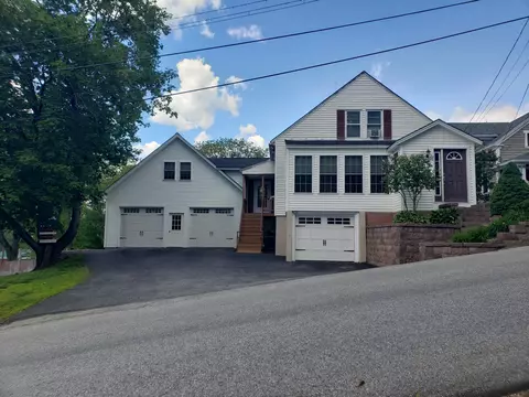4 Pineau St, Jay, ME 04239 photo 1