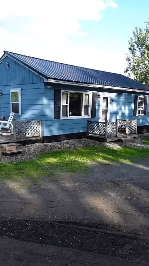 21 Gilbert Rd, Dexter, ME 04930 photo 1