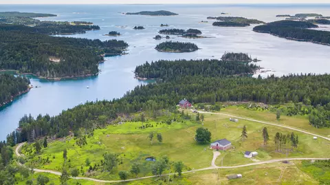 137187 Long Cove Rd, Vinalhaven, ME 04863