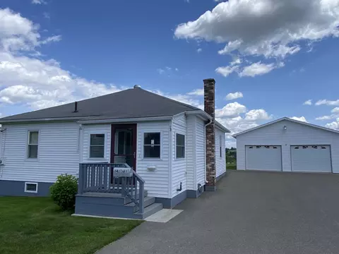 14 Cedar St, Limestone, ME 04750 photo 1