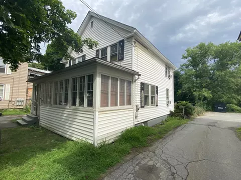 18 12 Main St, Fairfield, ME 04937