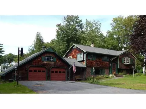 40 Elm St, Jay, ME 04239 photo 1