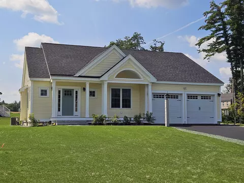 1 Mockingbird Ln, Kennebunk, ME 04043