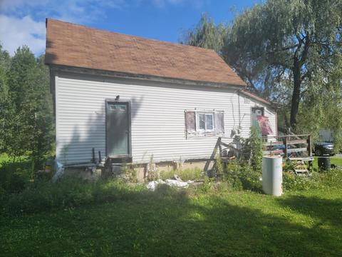 14 Emerson St, Enfield, ME 04493