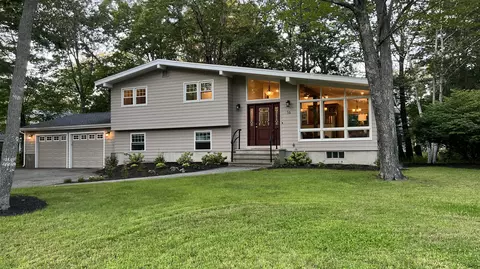 16 Thomas Ave, Topsham, ME 04086 photo 1
