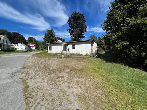 28 Mill St, Dexter, ME 04930 photo 1