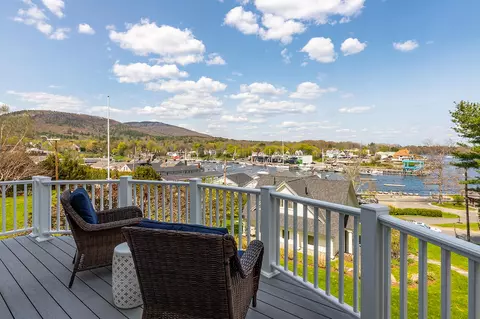 72 Chestnut St, Camden, ME 04843