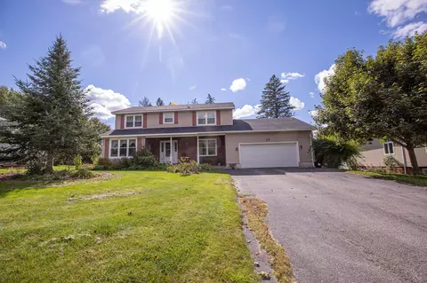 37 Starlight Dr, Brewer, ME 04412 photo 1