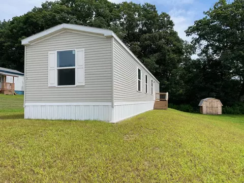 25 Brooke Ave, Belfast, ME 04915