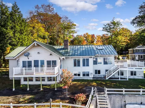 104 Iris Ln, Sidney, ME 04330 photo 1