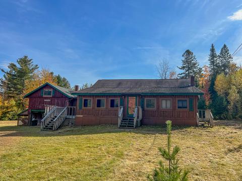 14 Log Cabin Ln, Kossuth Twp, ME 04490