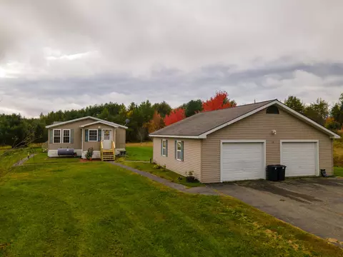 18 Chapel Rd, Waldoboro, ME 04572 photo 1