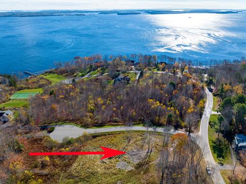 7 Highfields Ln, Northport, ME 04849
