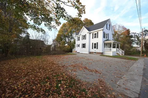 8 Middle Ct, Brewer, ME 04412 photo 1