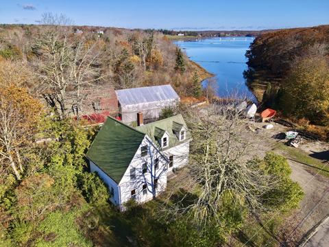 233 Huddle Rd, New Harbor, ME 04554