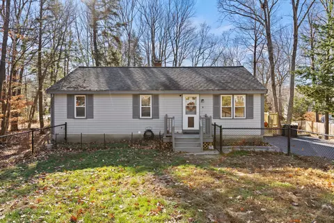 8 Carpenter St, Sanford, ME 04083 photo 1