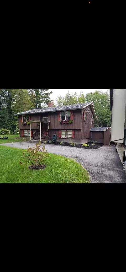 787 Forest Ave, Orono, ME 04473 photo 1