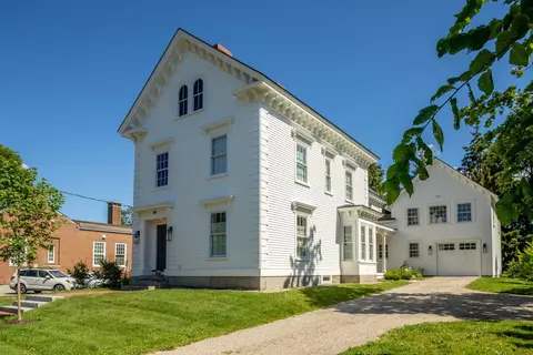 3 Temple St, Kennebunkport, ME 04046