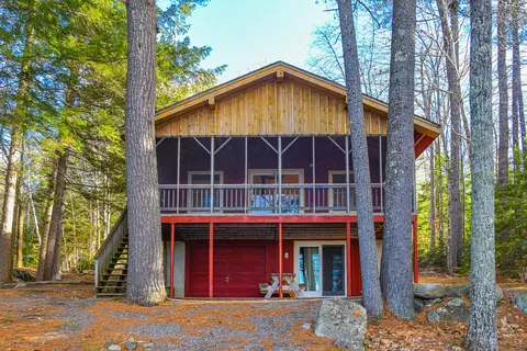 18 Primrose Ln, Naples, ME 04055