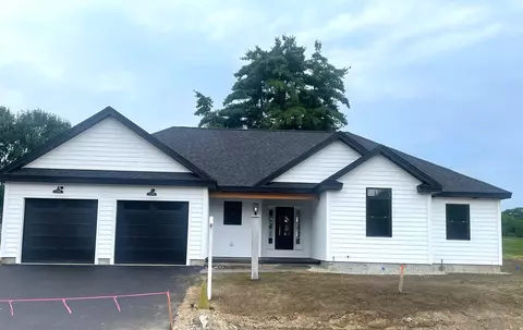 20 Magnolia Dr, Old Orchard Beach, ME 04064