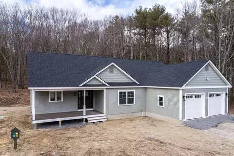 41 Forest Glen Ln, Topsham, ME 04086