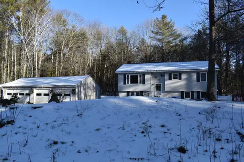 21 Green True Rd, Wayne, ME 04284 photo 1
