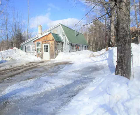 93 Sumner Rd, West Paris, ME 04289