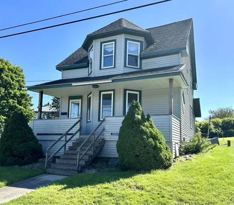 2 Lincoln St, Eastport, ME 04631