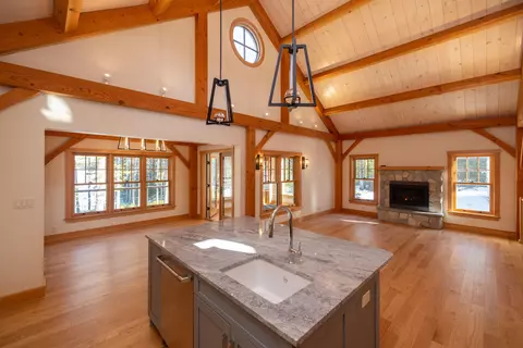 73 Meduncook Dr, Friendship, ME 04547